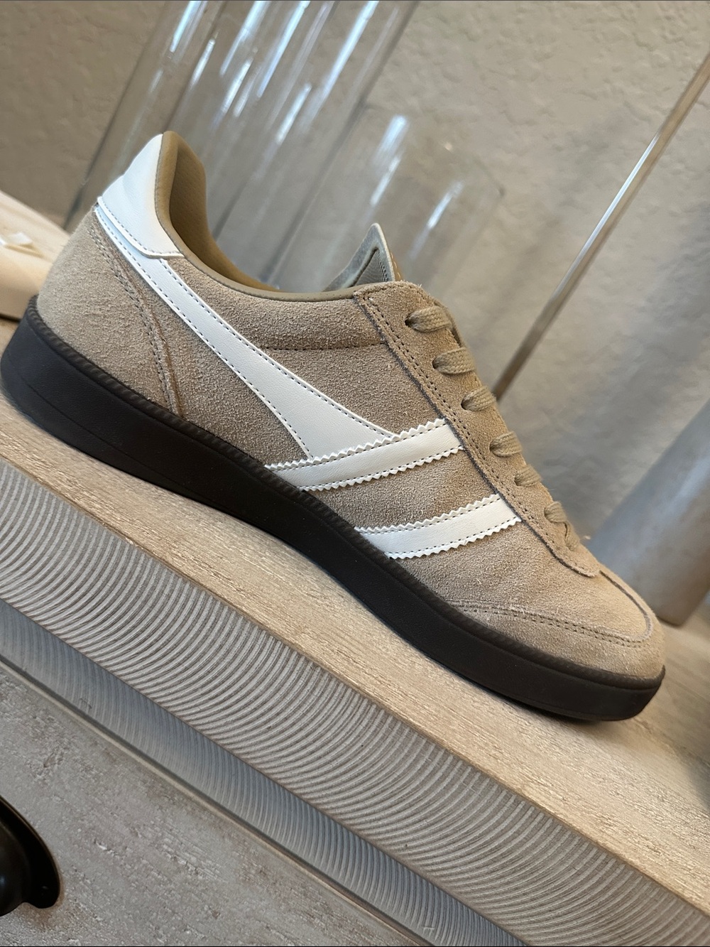 Gola women’s Bone/White/dark gum Viper Classic Trainers 8.5M - Picture 5 of 8